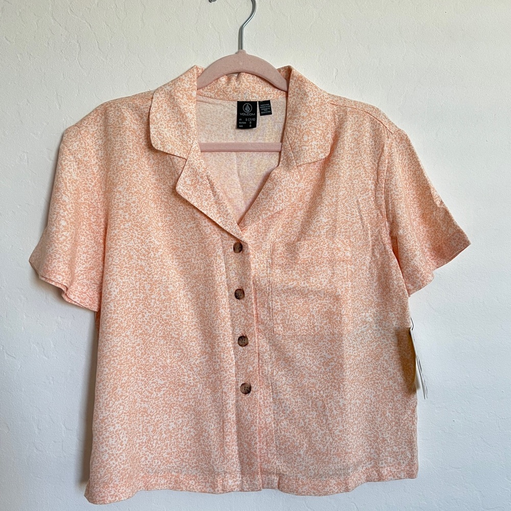 Volcom NWT girls short sleeve shirt